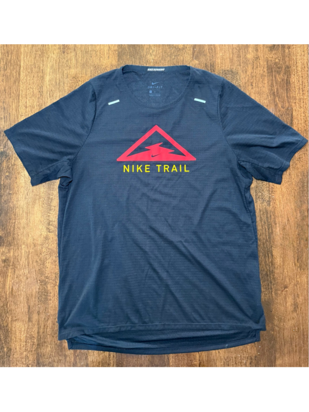 Men's Nike Trail Dri-FIT Short Sleeve Tee, Size M, Black and Red